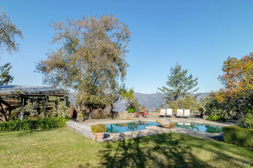 4040 Spring Mountain Road St. Helena, CA 94574