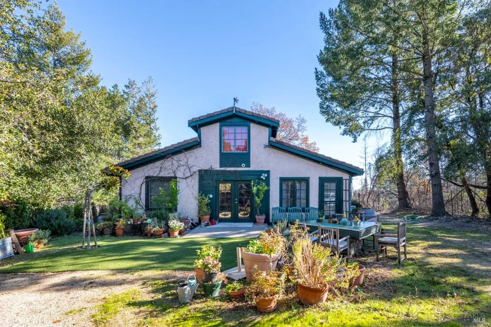 4040 Spring Mountain Road St. Helena, CA 94574