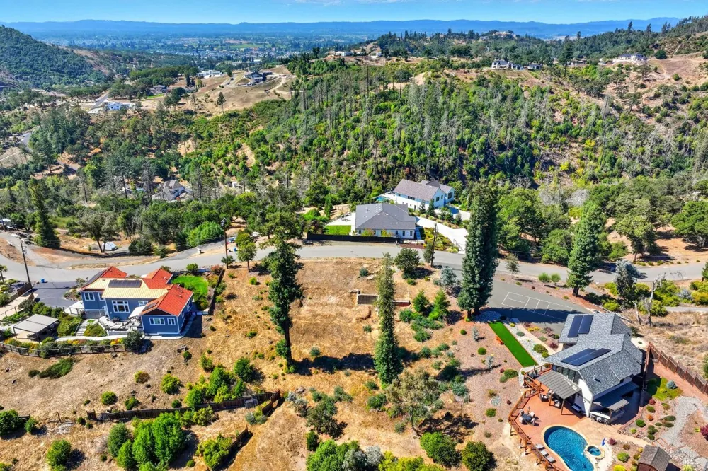 1436 Lorraine Way Santa Rosa, CA 95404