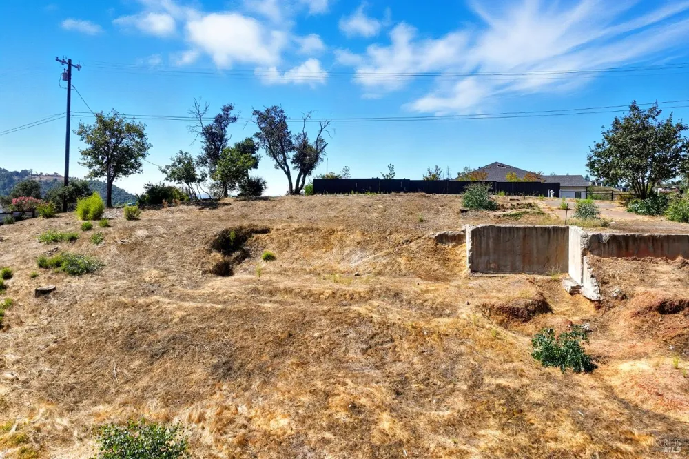 1436 Lorraine Way Santa Rosa, CA 95404