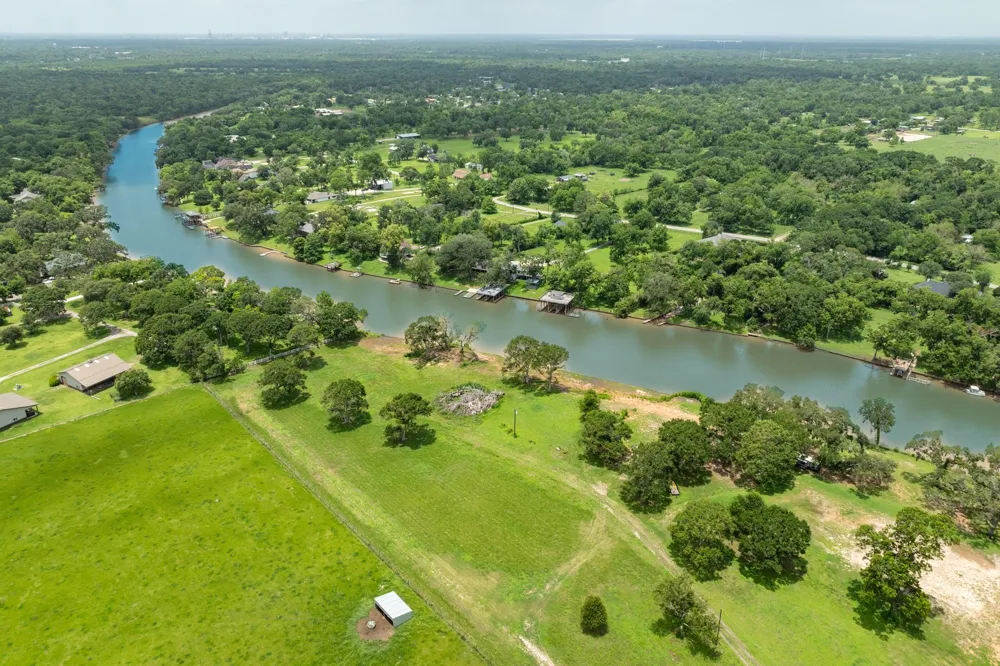 2 County Road 344 Sweeny, TX 77480