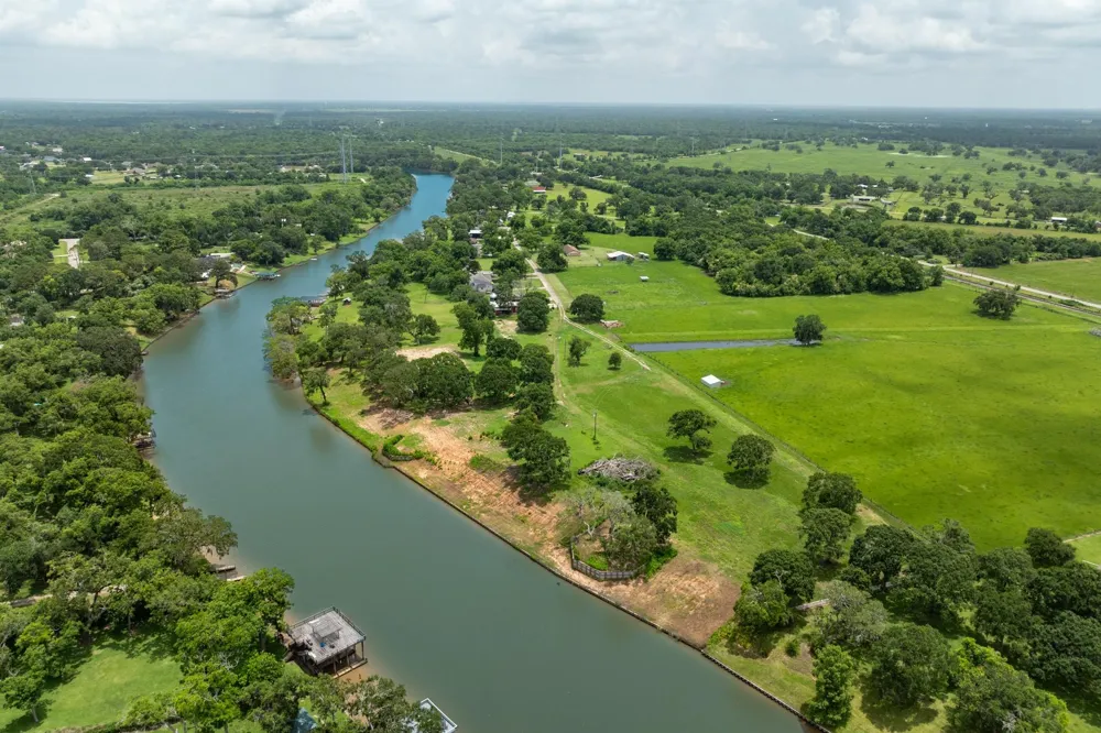 2 County Road 344 Sweeny, TX 77480