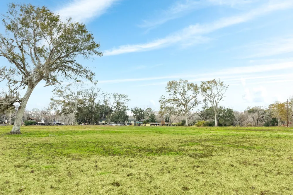 2 County Road 344 Sweeny, TX 77480