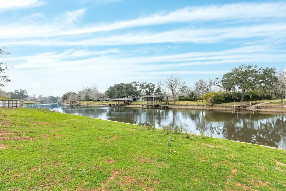 3 County Road 344 Sweeny, TX 77480