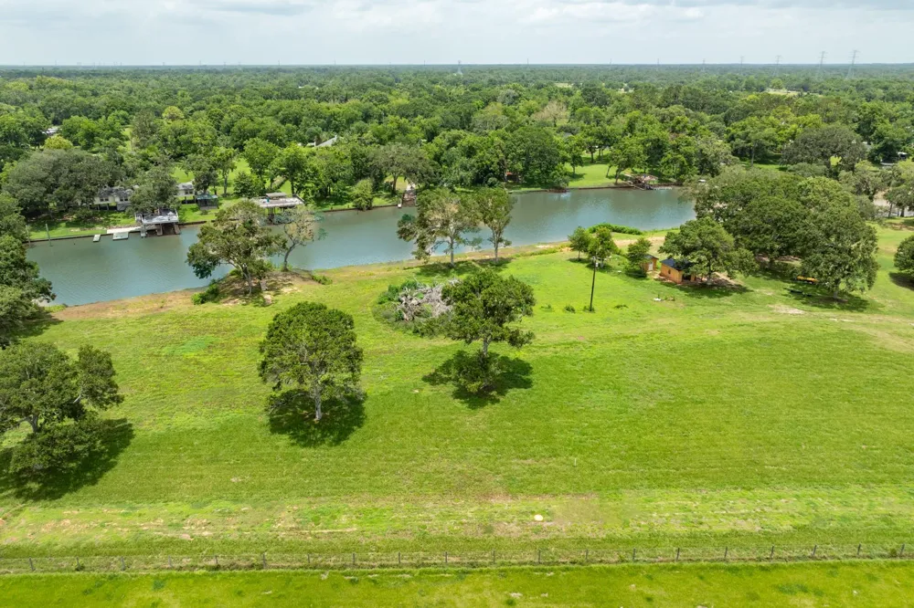 3 County Road 344 Sweeny, TX 77480