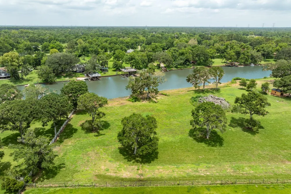 3 County Road 344 Sweeny, TX 77480