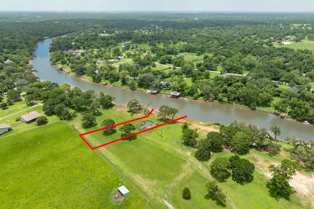 3 County Road 344 Sweeny, TX 77480