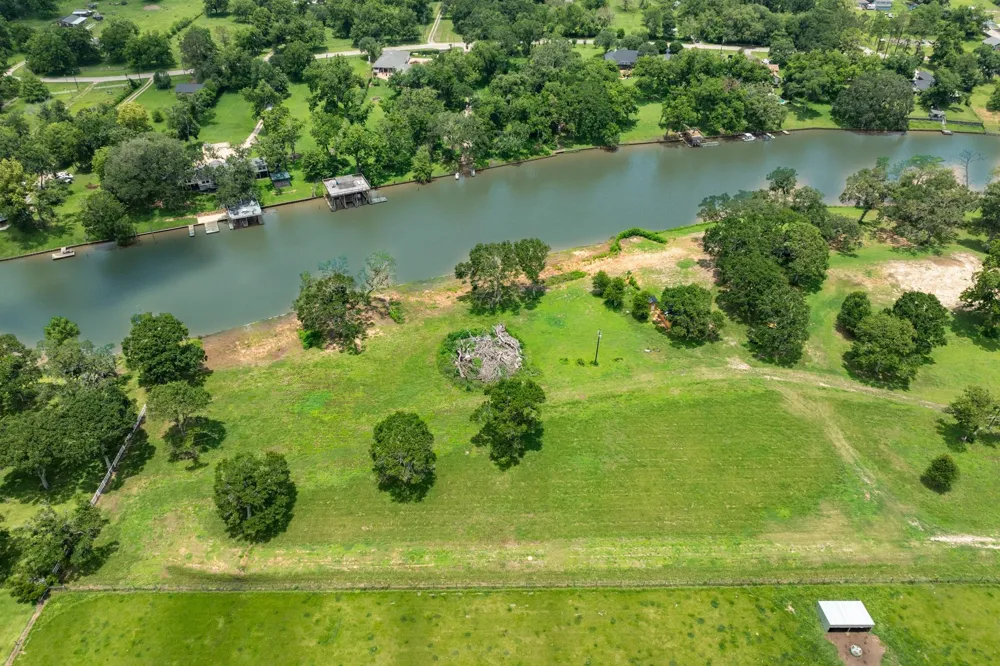 3 County Road 344 Sweeny, TX 77480