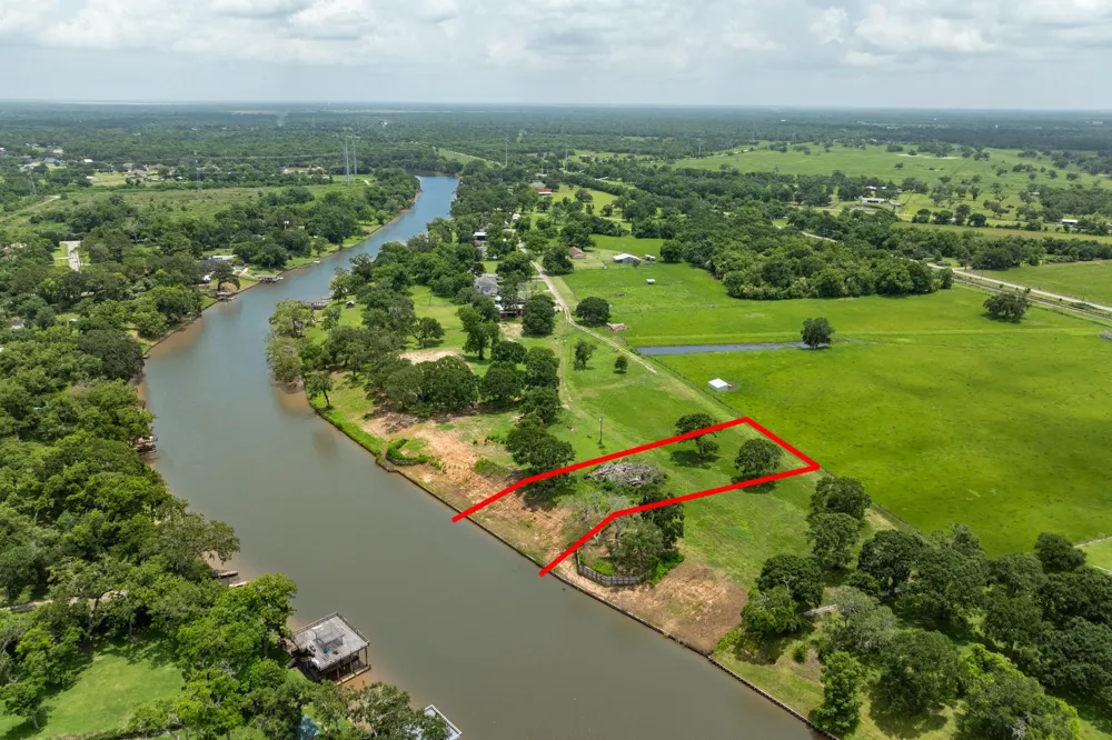 3 County Road 344 Sweeny, TX 77480
