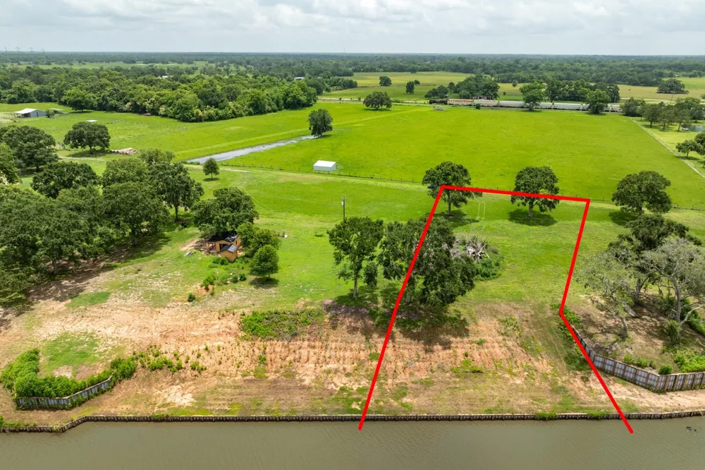3 County Road 344 Sweeny, TX 77480