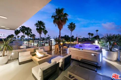 1430 Abbot Kinney Boulevard