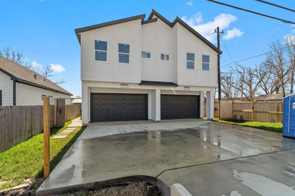 6808 Ralston Street Unit A / Unit B