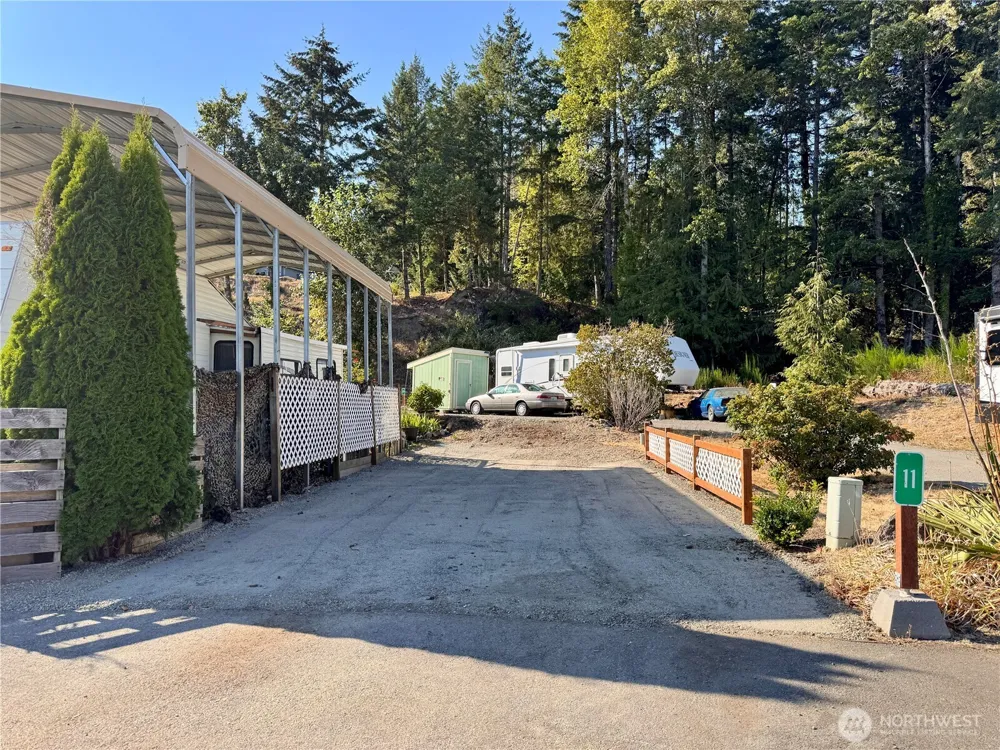 27051 US Highway 101 #1 Hoodsport, WA 98548