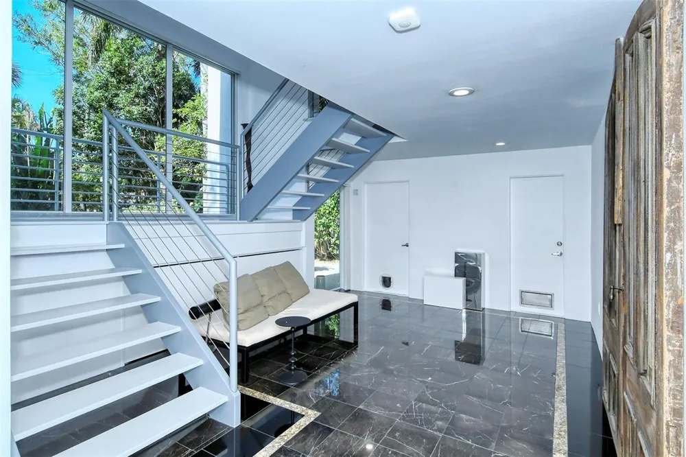 213 WASHINGTON DRIVE Sarasota, FL 34236