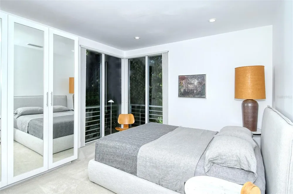 213 WASHINGTON DRIVE Sarasota, FL 34236