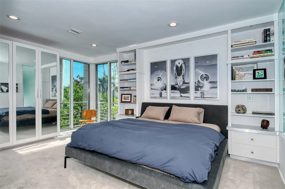 213 WASHINGTON DRIVE Sarasota, FL 34236