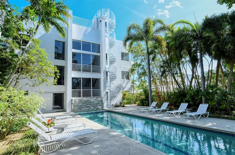 213 WASHINGTON DRIVE Sarasota, FL 34236