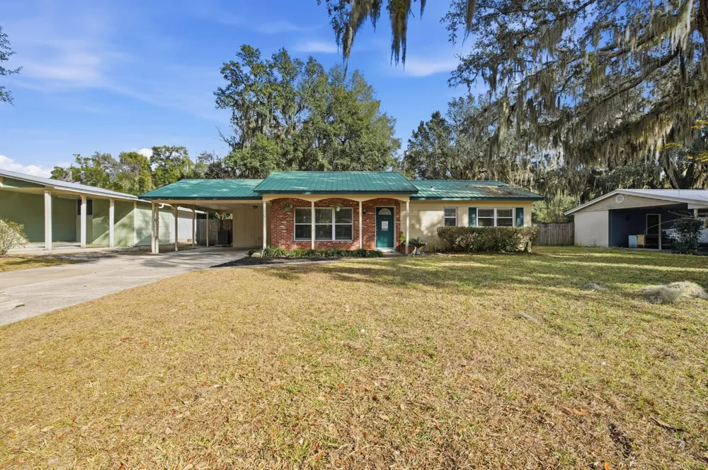 133 CRESTWOOD AVENUE Palatka, FL 32177