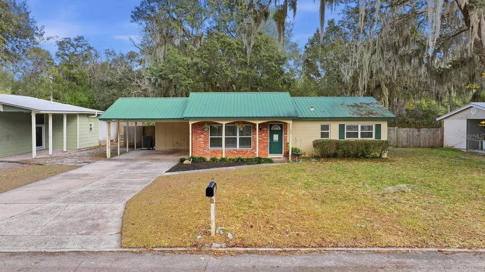 133 CRESTWOOD AVENUE Palatka, FL 32177