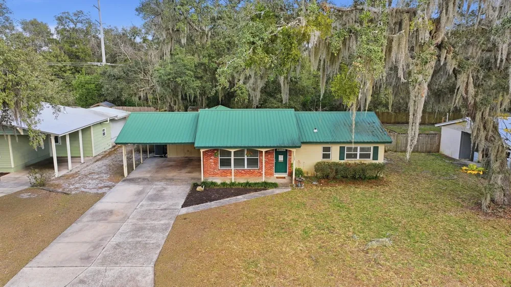 133 CRESTWOOD AVENUE Palatka, FL 32177