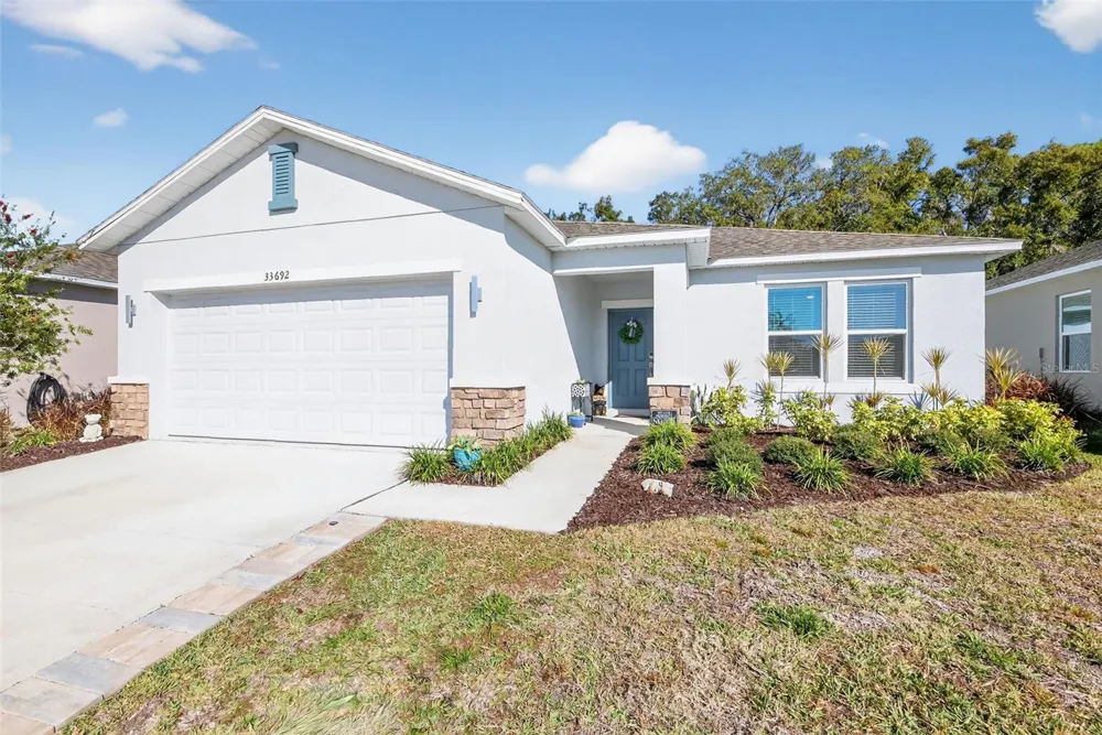 33692 SKY BLOSSOM CIRCLE Leesburg, FL 34788