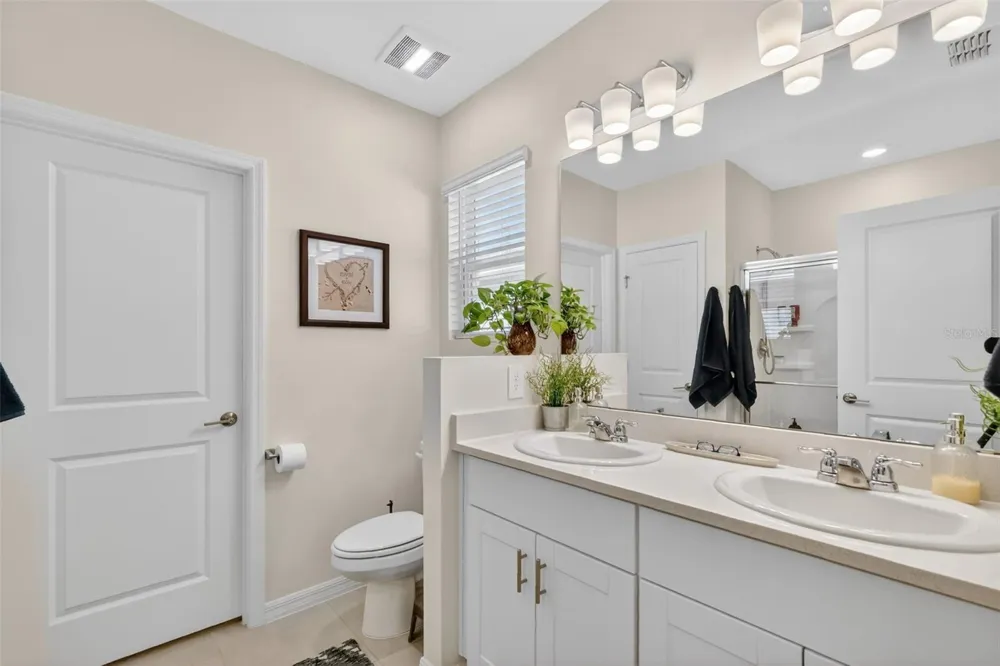 33692 SKY BLOSSOM CIRCLE Leesburg, FL 34788
