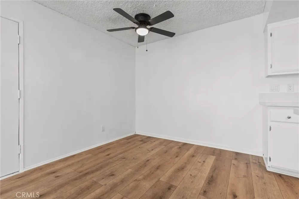 8649 Sunland Boulevard #5 Sun Valley, CA 91352