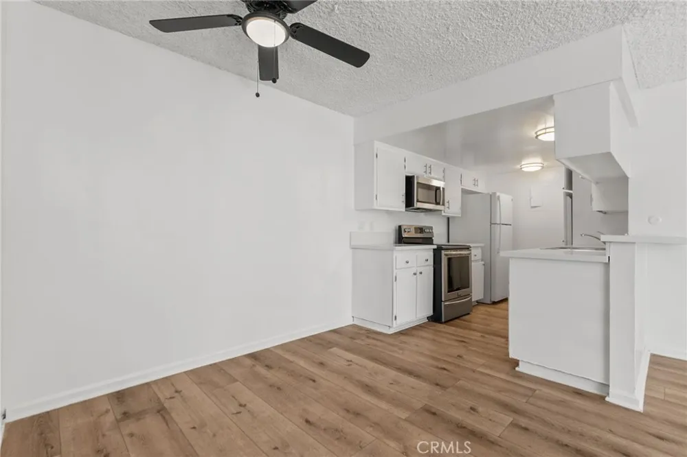 8649 Sunland Boulevard #5 Sun Valley, CA 91352