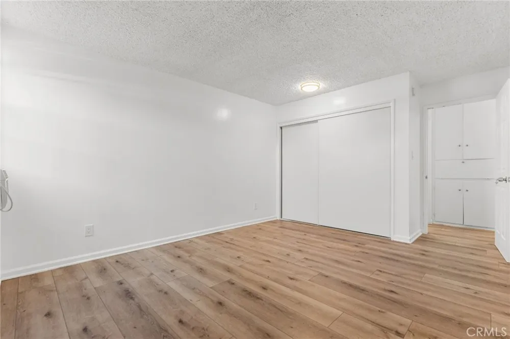 8649 Sunland Boulevard #5 Sun Valley, CA 91352