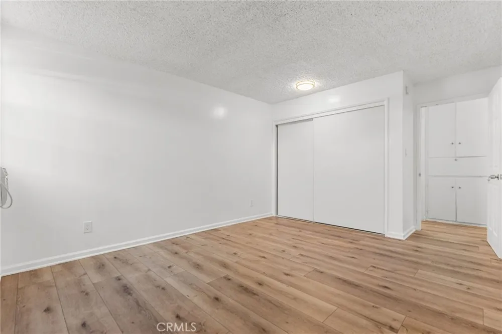 8649 Sunland Boulevard #5 Sun Valley, CA 91352