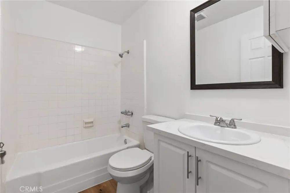 8649 Sunland Boulevard #5 Sun Valley, CA 91352