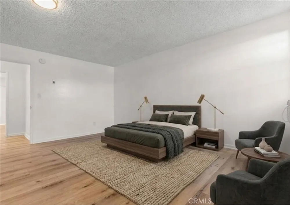 8649 Sunland Boulevard #5 Sun Valley, CA 91352