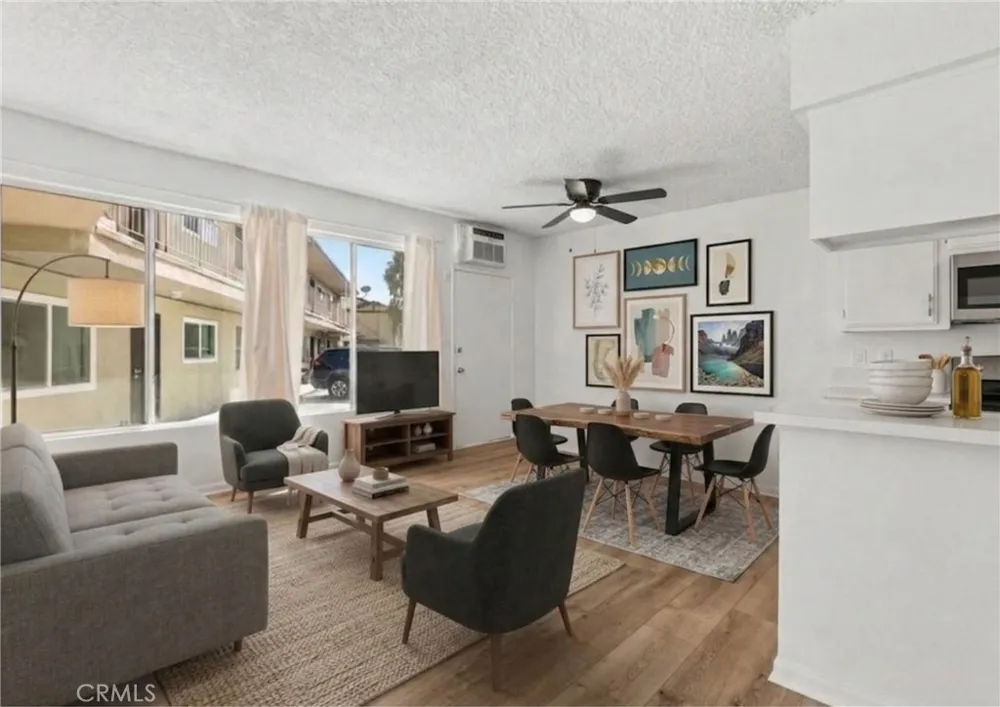8649 Sunland Boulevard #5 Sun Valley, CA 91352