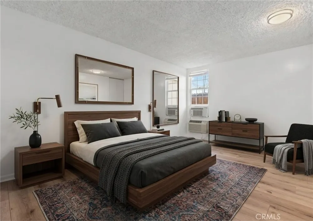 8649 Sunland Boulevard #5 Sun Valley, CA 91352
