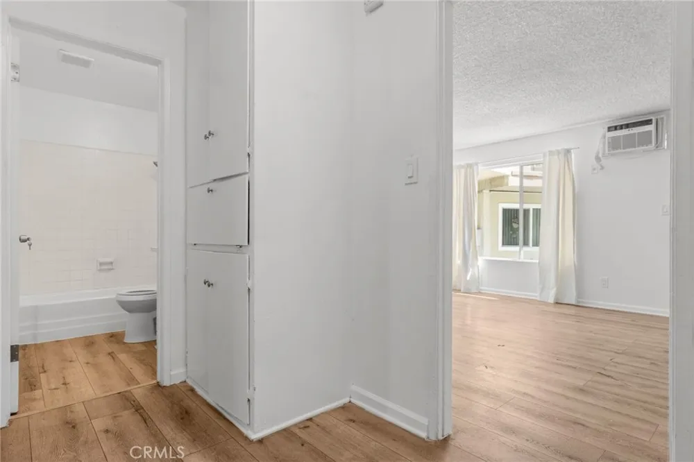 8649 Sunland Boulevard #5 Sun Valley, CA 91352