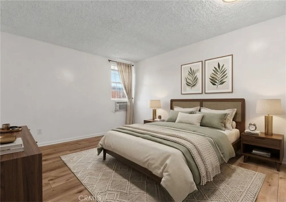 8649 Sunland Boulevard #5 Sun Valley, CA 91352