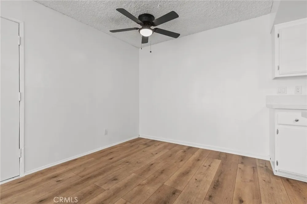 8649 Sunland Boulevard #5 Sun Valley, CA 91352