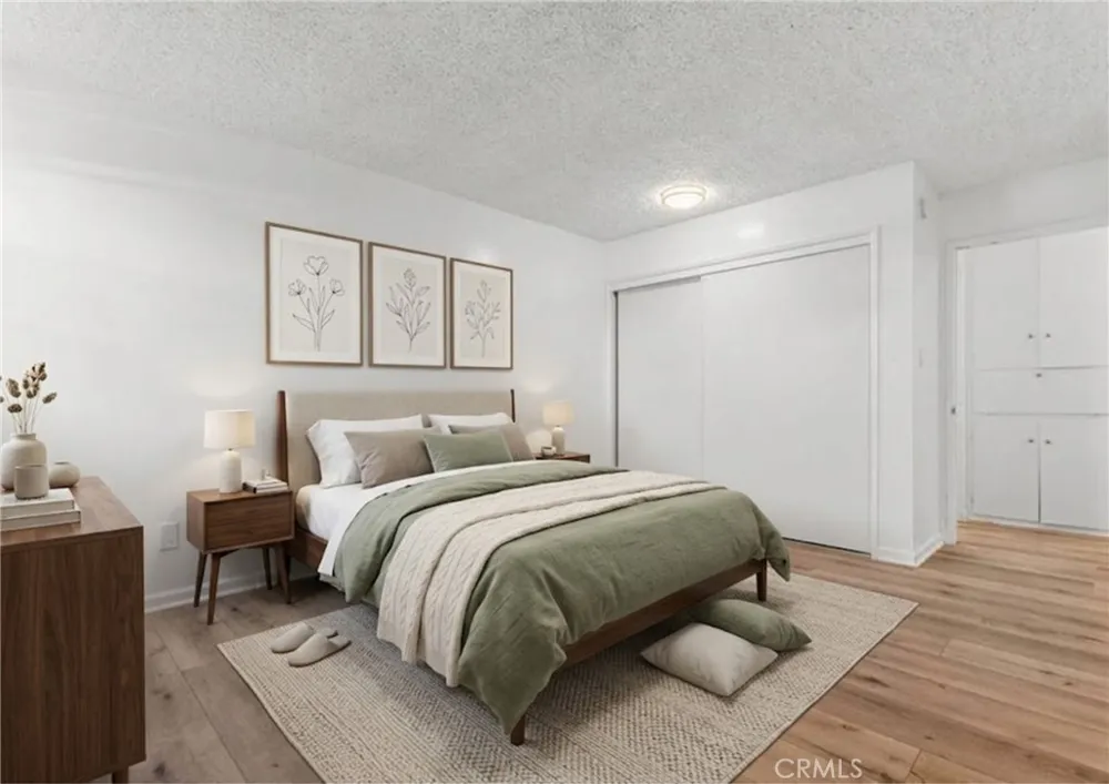8649 Sunland Boulevard #5 Sun Valley, CA 91352