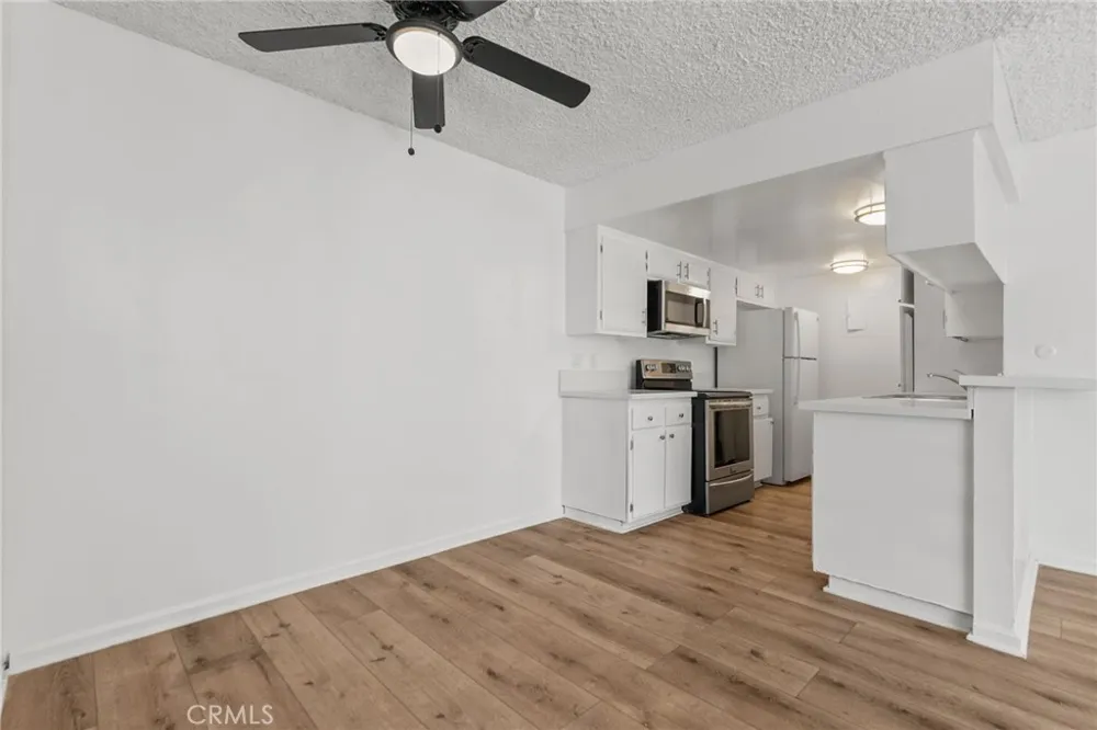 8649 Sunland Boulevard #5 Sun Valley, CA 91352