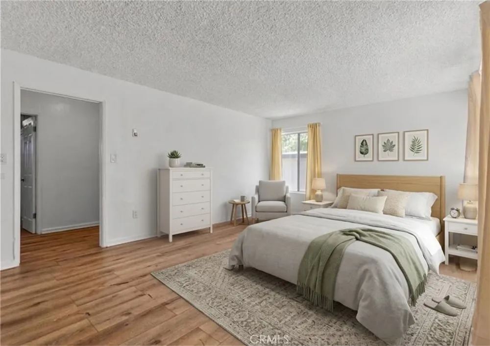8649 Sunland Boulevard #5 Sun Valley, CA 91352