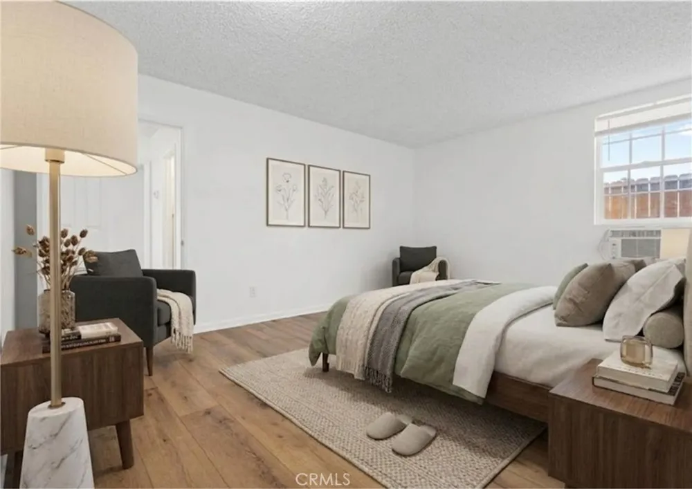 8649 Sunland Boulevard #5 Sun Valley, CA 91352