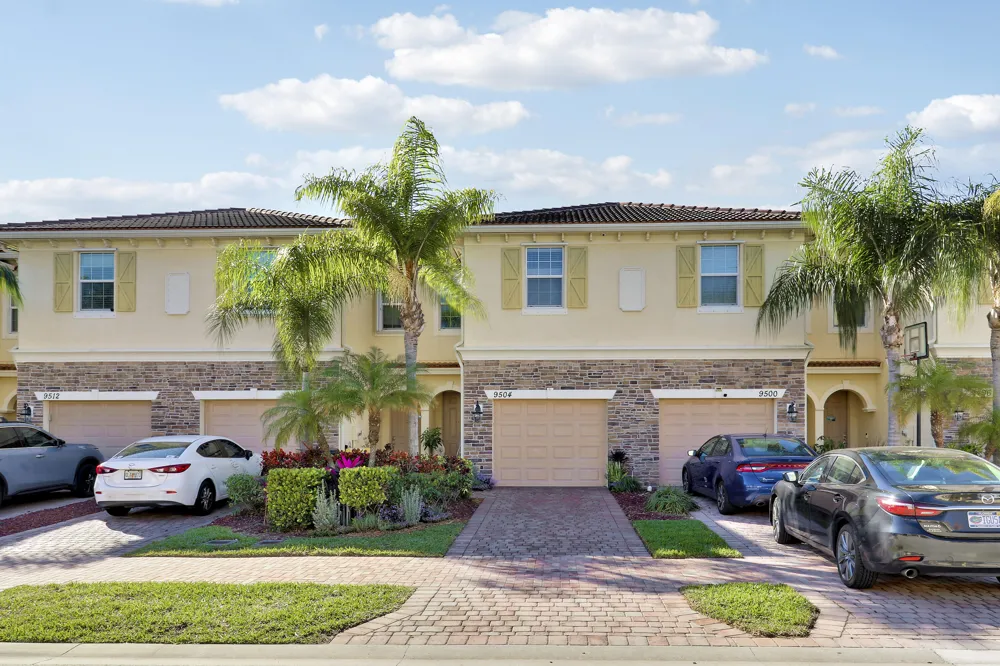 9504 SW Merlin Court