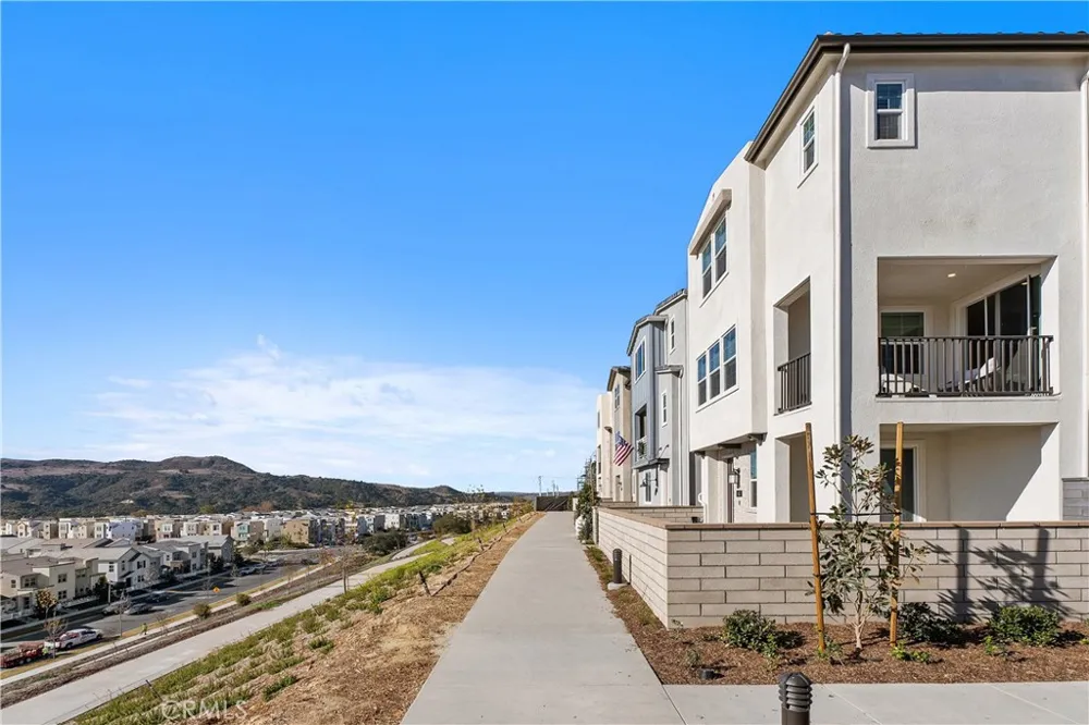 262 Heartland Way Rancho Mission Viejo, CA 92694