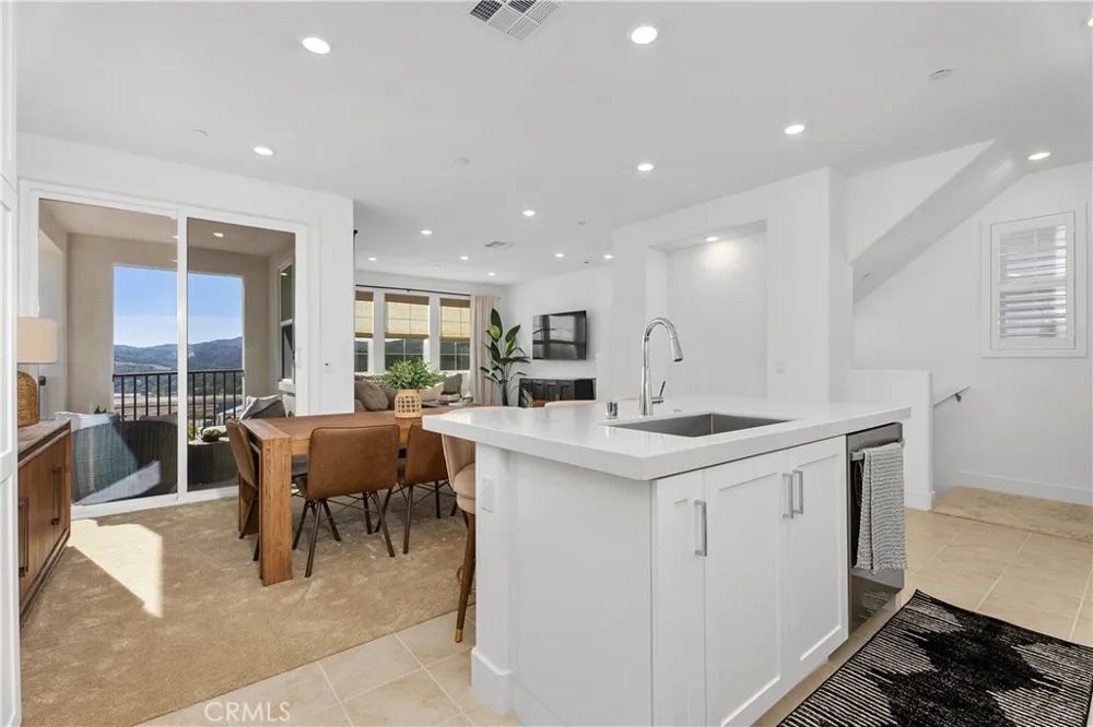 262 Heartland Way Rancho Mission Viejo, CA 92694