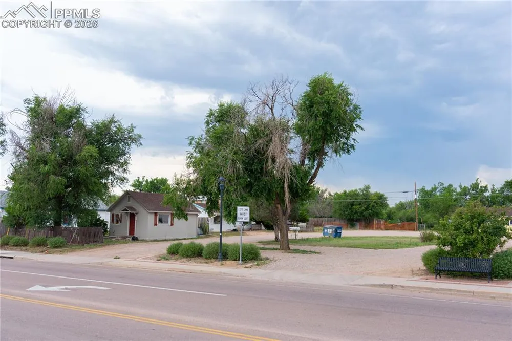 325 S Santa Fe Avenue #1-3 Fountain, CO 80817