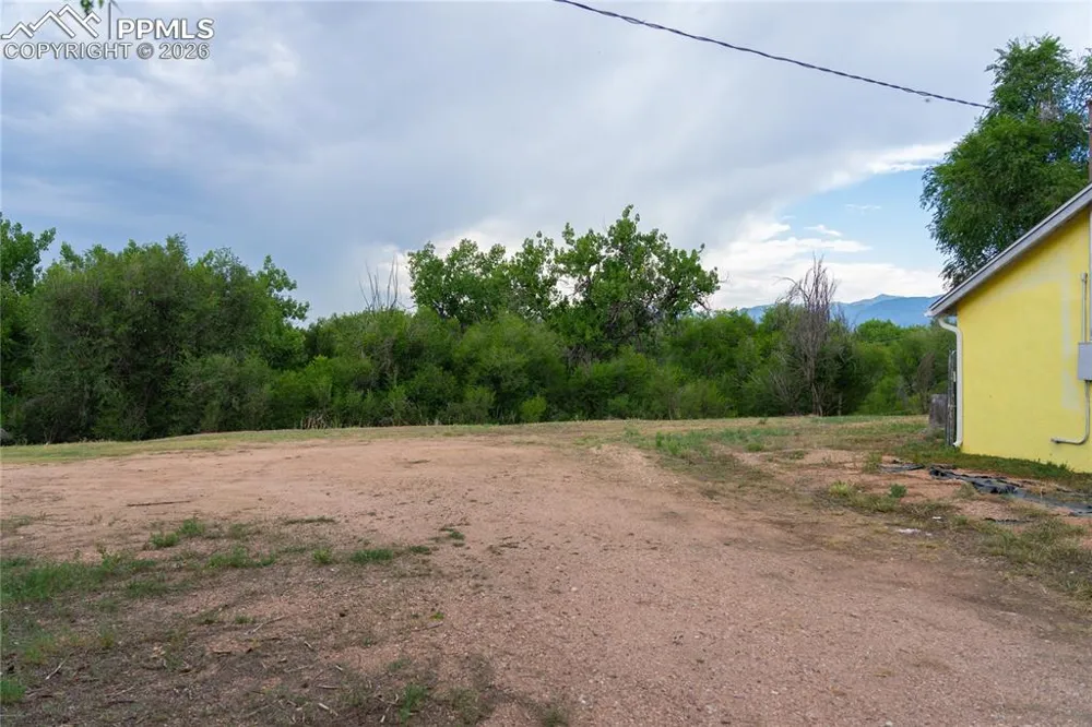325 S Santa Fe Avenue #1-3 Fountain, CO 80817
