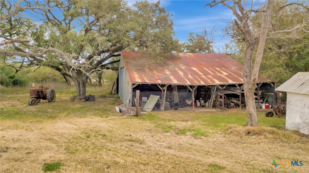 1710 County Road 399 Louise, TX 77455