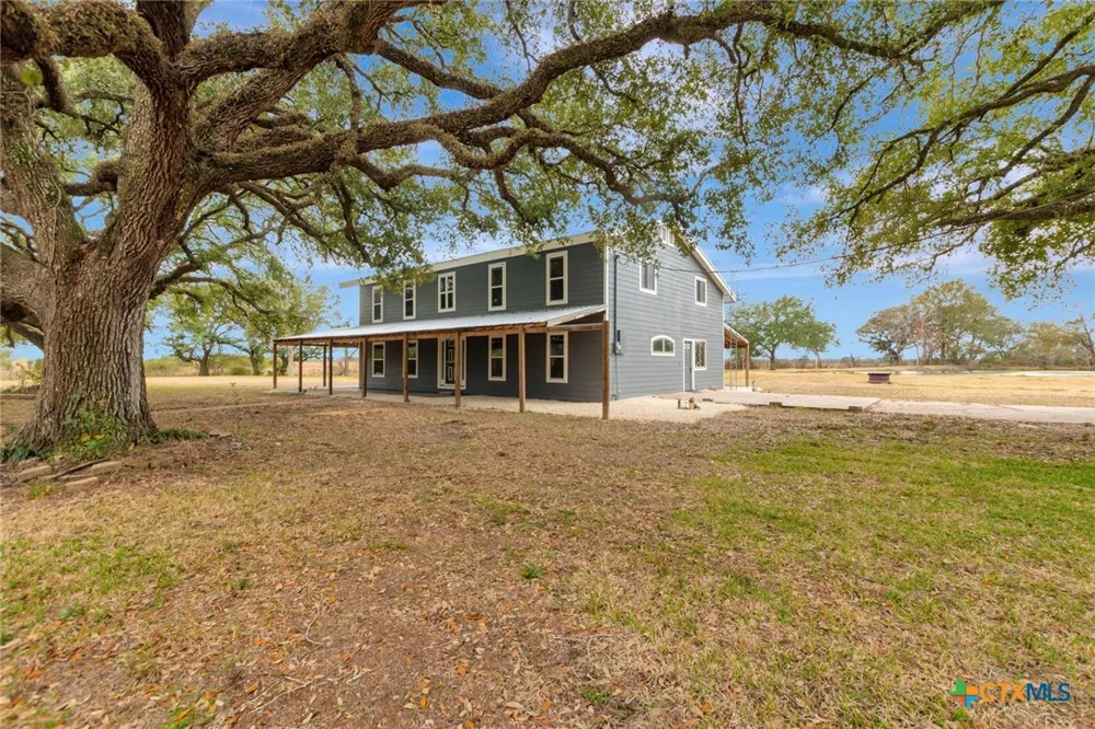 1710 County Road 399 Louise, TX 77455