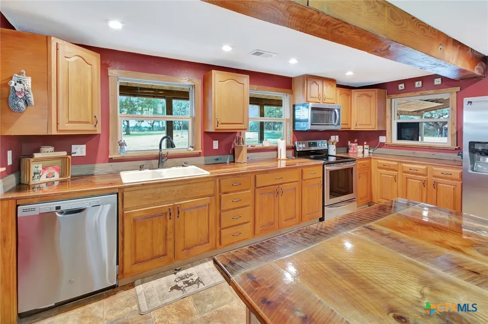 1710 County Road 399 Louise, TX 77455