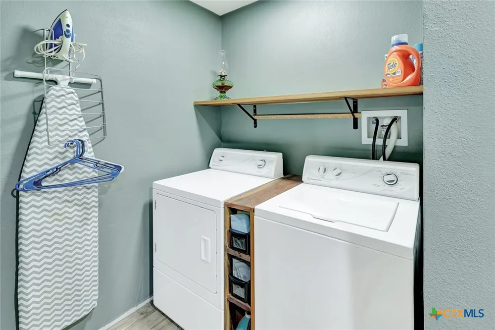 1710 County Road 399 Louise, TX 77455